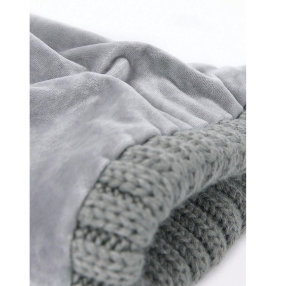 Grey Cable Knit Beanie Hat Faux Fur Pom Pom  100% Acrylic - Picture 6 of 7